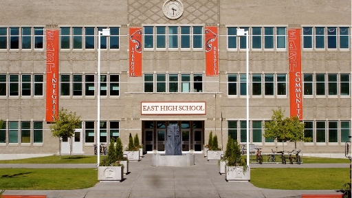 Escola East High School