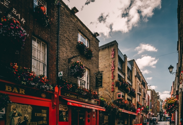 Edifícios com arquitetura típica irlandesa